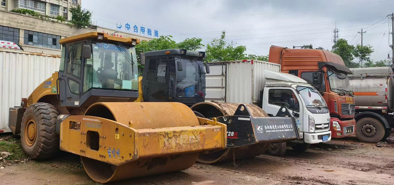 南充平地機(jī)出租